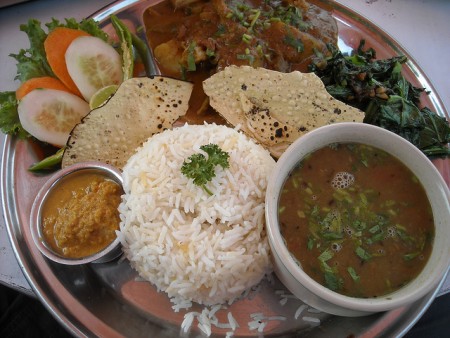 現地で絶対食べたいおすすめネパール料理10選！ダルバート（カナ）