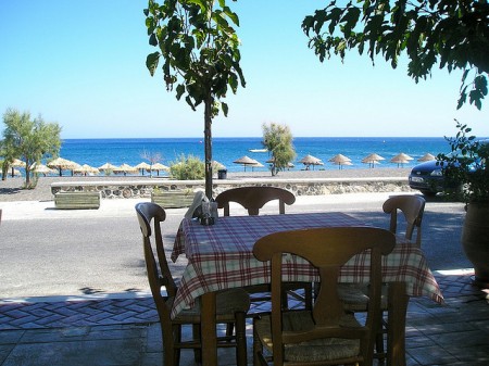 ギリシャのサントリーニ島特集！人々を魅了する8つの理由_タベルナ