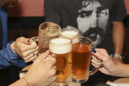 意外と知らない英単語！飲み会を英語で言うと？