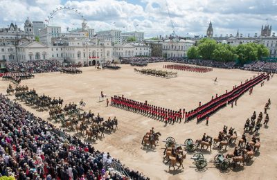 イギリスの4月、5月、6月おすすめ人気イベント特集！トルーピング ザ カラー